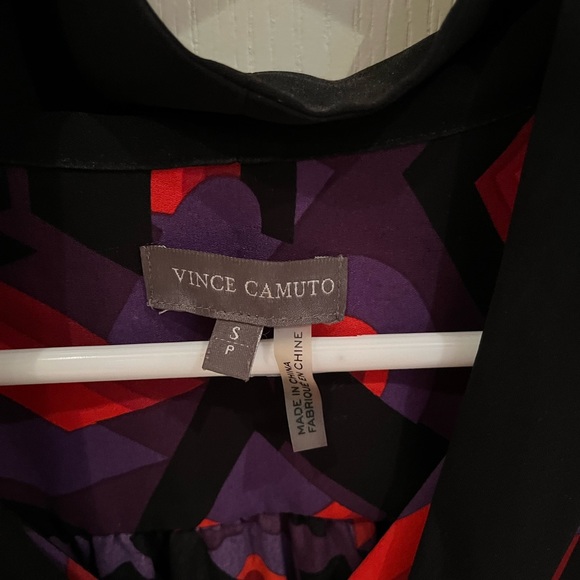 Vince Camuto Front Tie Geometric Pattern Blouse - Picture 3 of 3